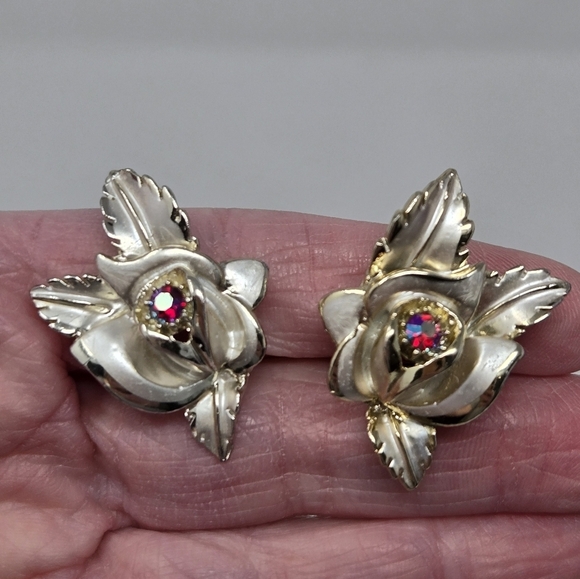 VINTAGE FLORENZA SILVER AB RED CRYSYAL FLOWER EARRINGS CLIP ON FASHION JEWELRY - Picture 8 of 13